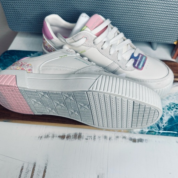 Skechers White and Pink Athletic Shoes - Picture 3 of 3